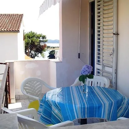 In With Sea View, Balcony, Wifi Apartmán