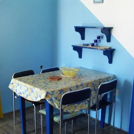 Apartman In With Sea View, Balcony, Wifi