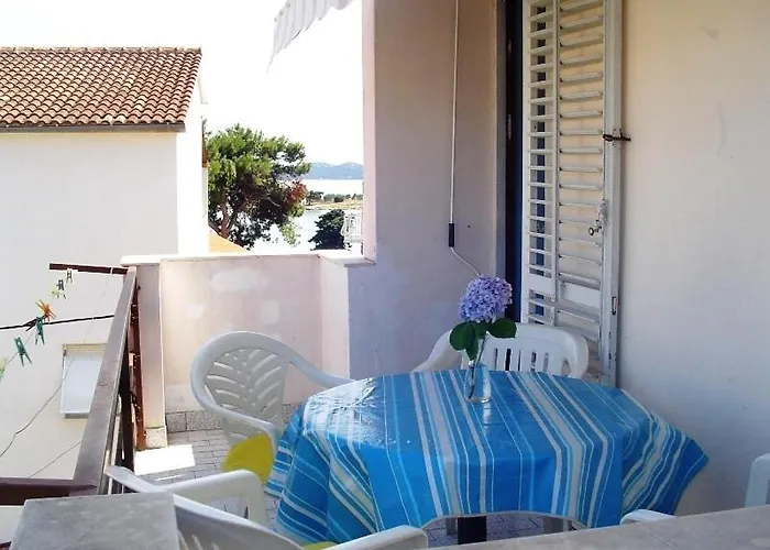 In With Sea View, Balcony, Wifi Апартаменты
