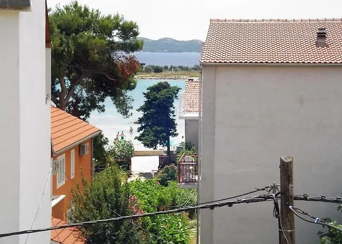 In With Sea View, Balcony, Wifi Пакоштане